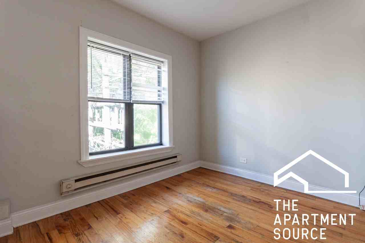 W Cornelia Ave #E3 - Photo 7 of 11