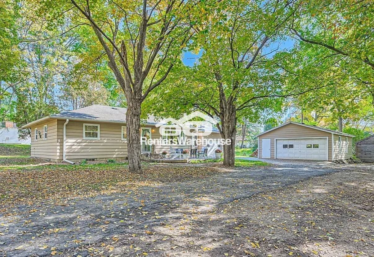 5910 Tower Street - Photo 2 of 32