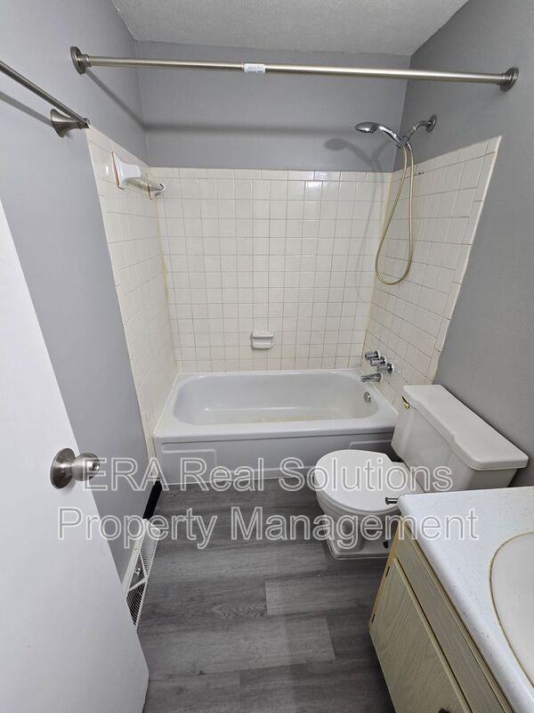 357 North Algonquin Avenue - Photo 3 of 15