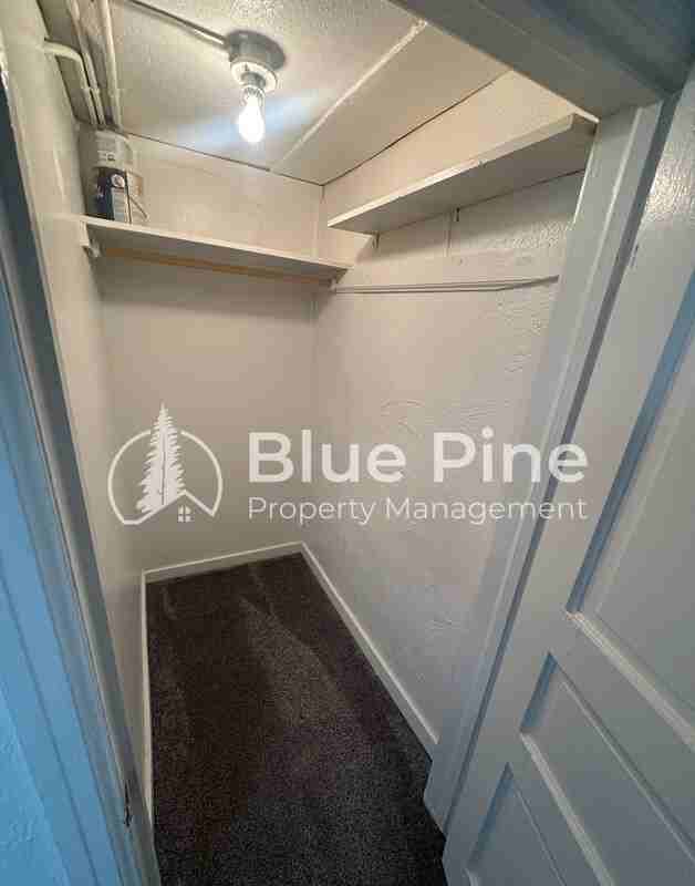 461 1/2 I St - Photo 6 of 7