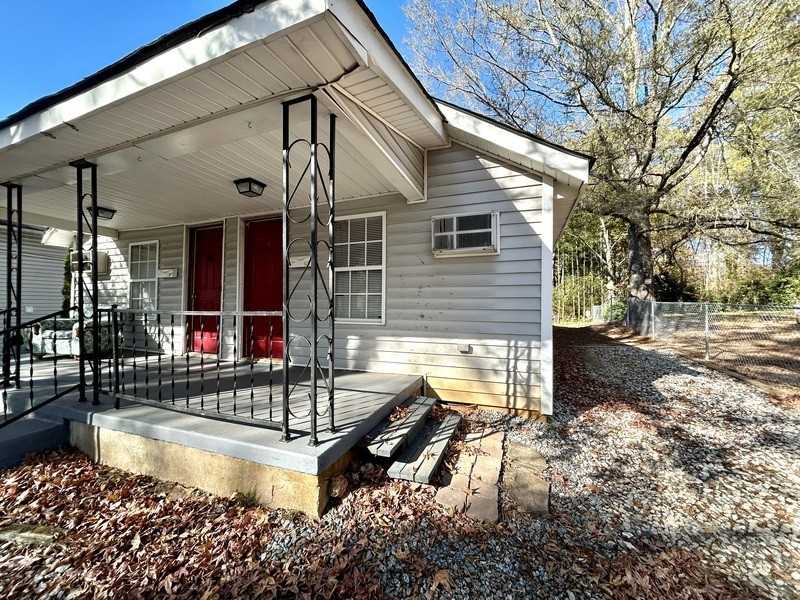 532 E Iredell Ave #AB - Photo 2 of 28