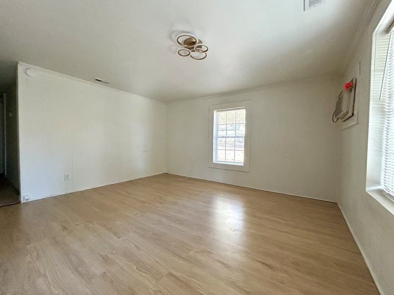 532 E Iredell Ave #AB - Photo 6 of 28