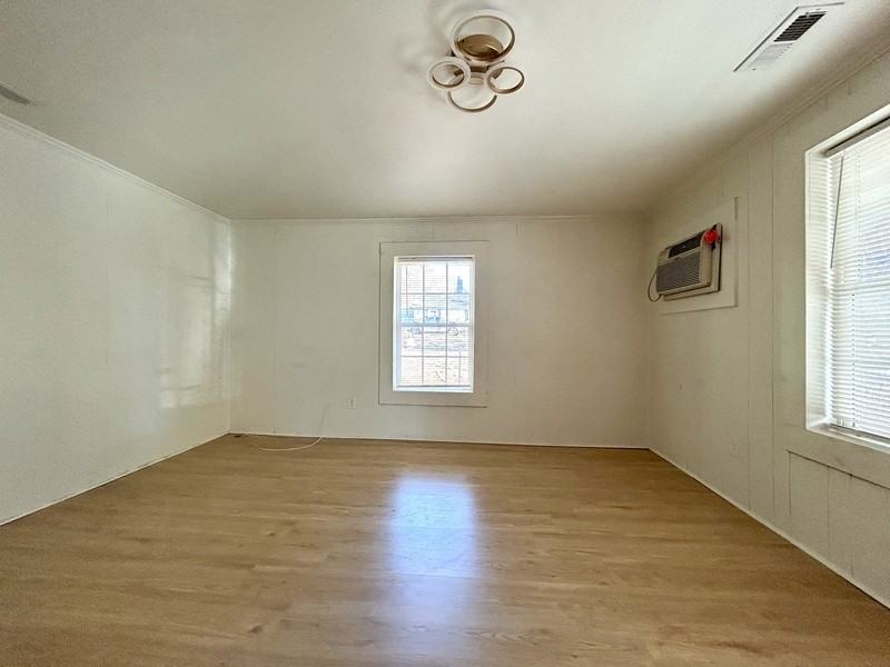 532 E Iredell Ave #AB - Photo 7 of 28