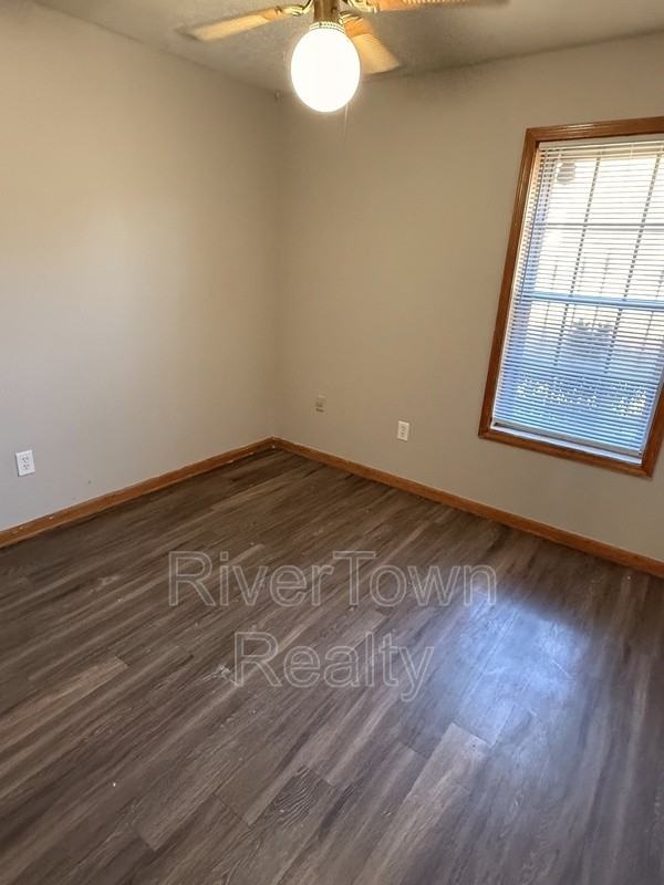 1151 Canary Ln - Photo 4 of 9