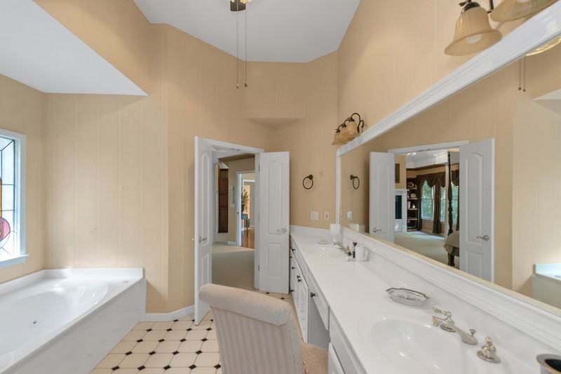 3410 Kates Way - Photo 5 of 47