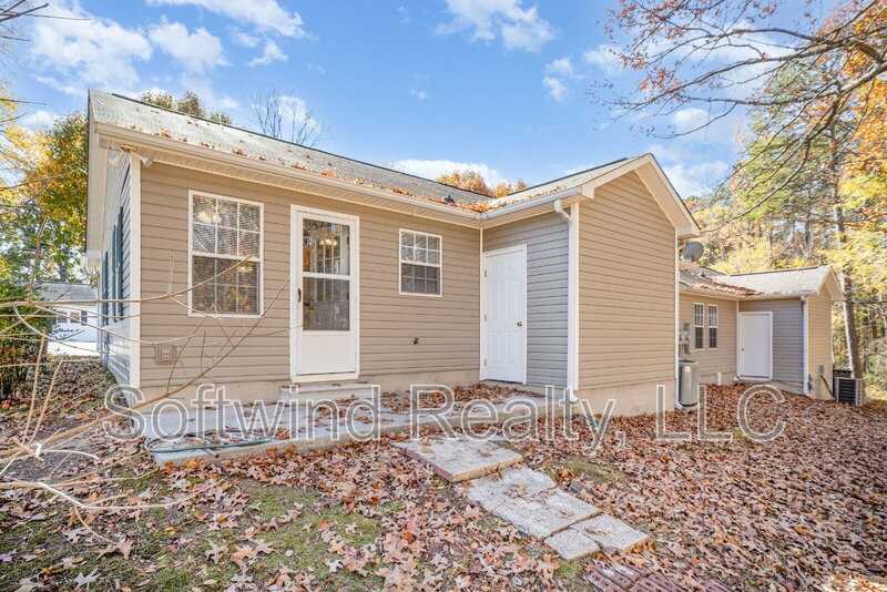 290 South Cir Nw - Photo 4 of 22