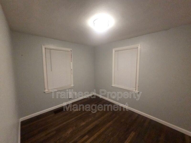 618 Ne 43rd St - Photo 7 of 14