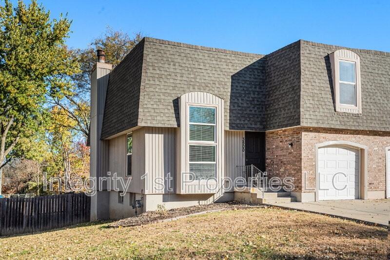 3500 Northeast 72nd Terrace - Photo 2 of 18