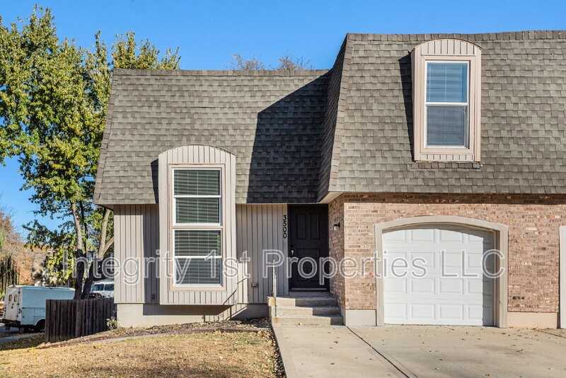 3500 Northeast 72nd Terrace - Photo 3 of 18