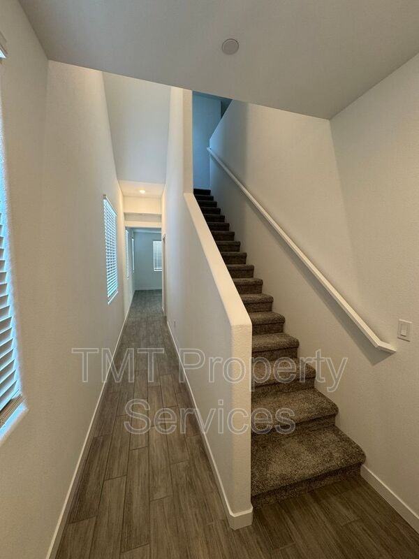 867 Lake Park Cir - Photo 3 of 24