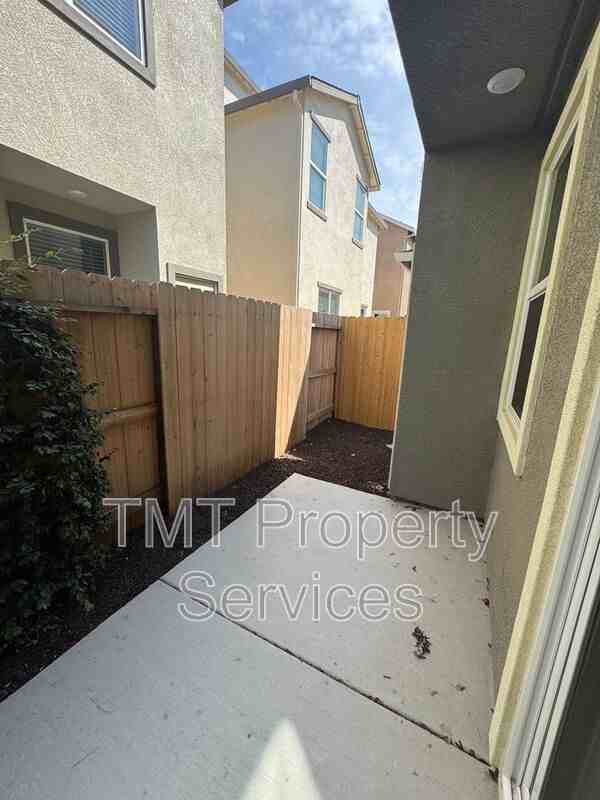 867 Lake Park Cir - Photo 7 of 24