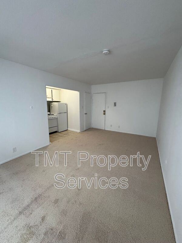 1816 F St #11 - Photo 3 of 7