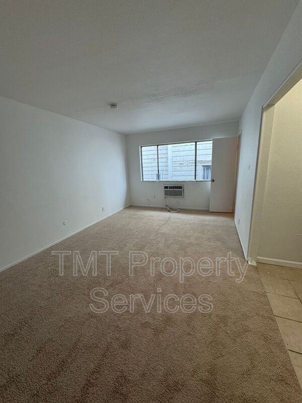 1816 F St #11 - Photo 7 of 7