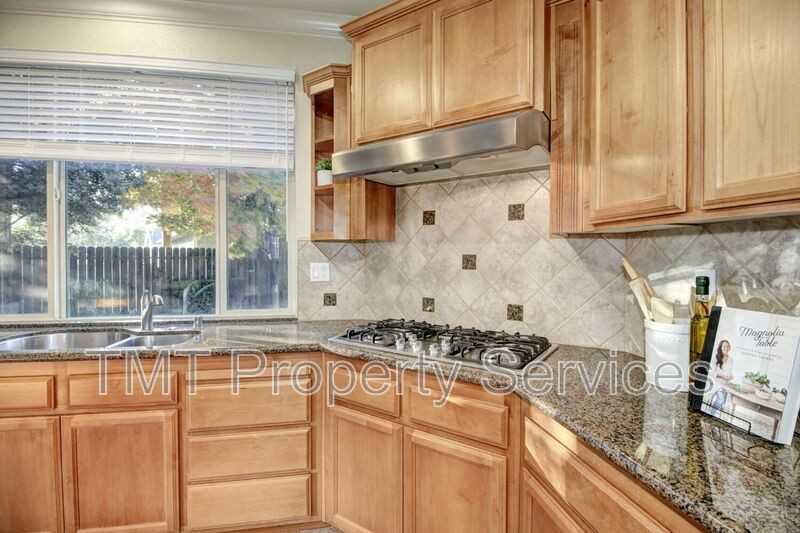 3725 Bella Cruz Ct - Photo 4 of 40