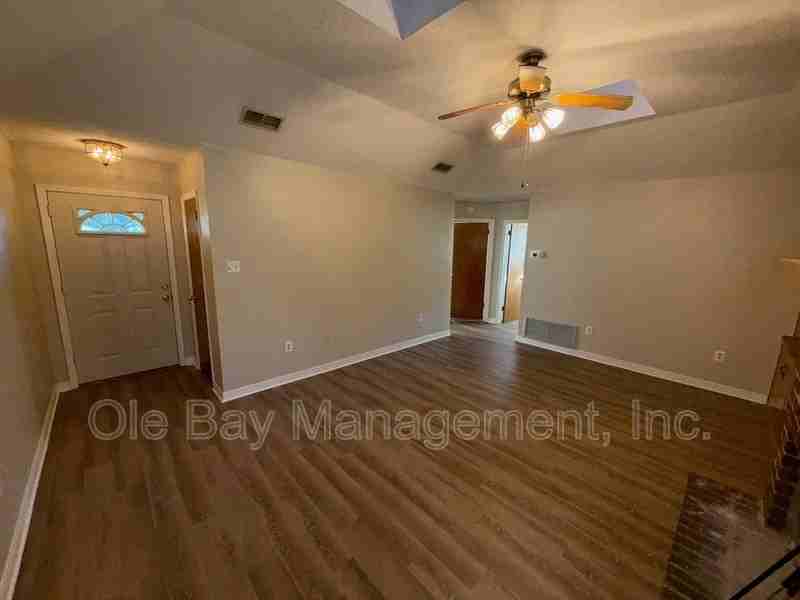 2583 Windmill Ct - Photo 2 of 11