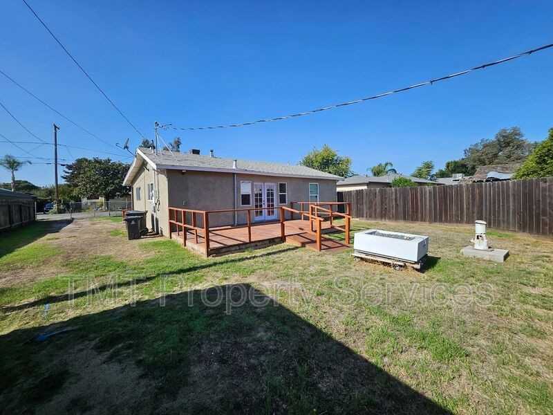 908 S Sinclair Ave - Photo 3 of 16