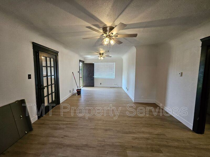 908 S Sinclair Ave - Photo 6 of 16