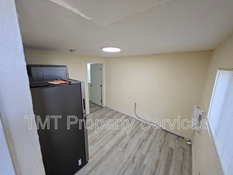 1647 E 6th St - Photo 4 of 20