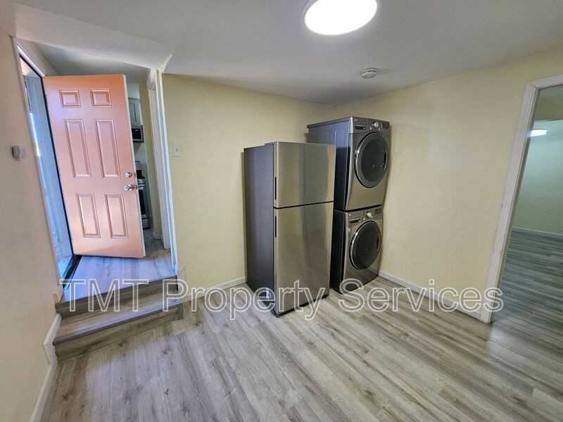 1647 E 6th St - Photo 5 of 20