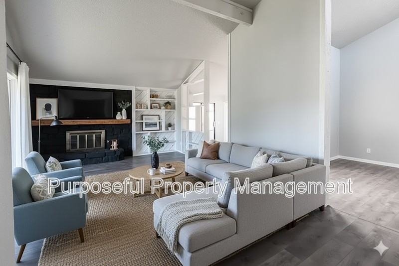 8224 Nw 87th St - Photo 2 of 31