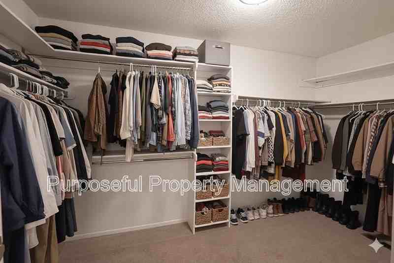 8224 Nw 87th St - Photo 7 of 31