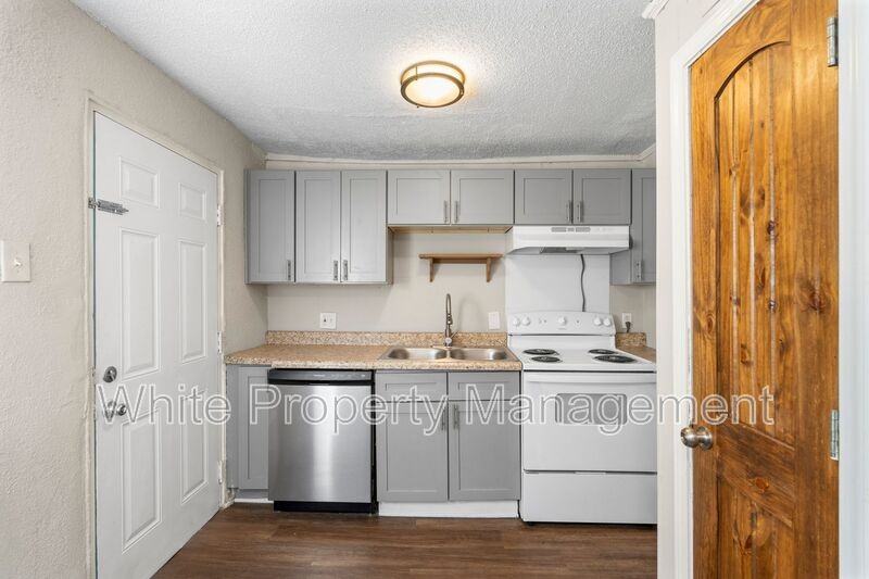 2405 Julia Ave #1 - Photo 5 of 16