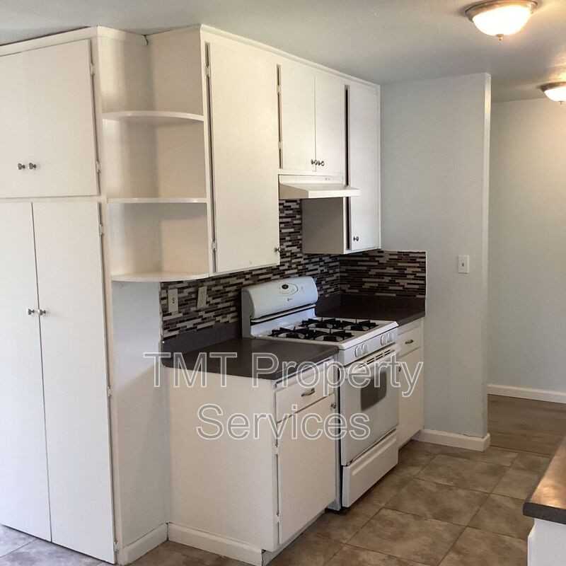 8724 Halverson Dr - Photo 6 of 24