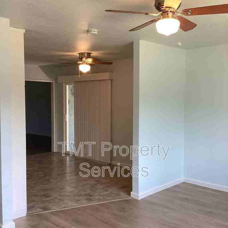 8724 Halverson Dr - Photo 7 of 24