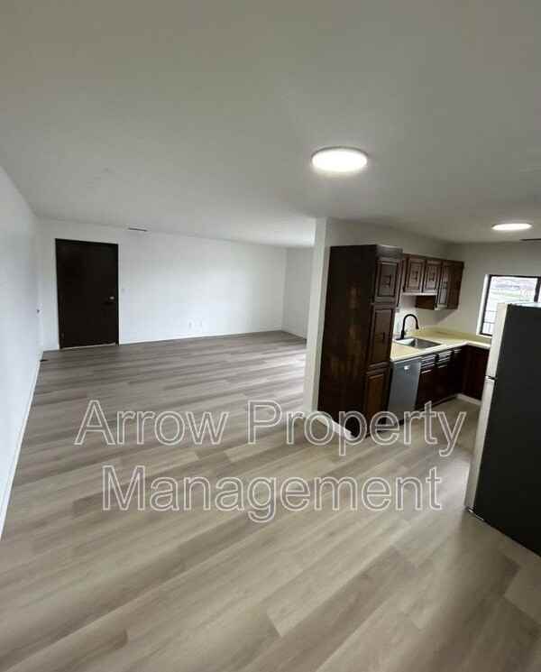 201 E Arbor Ave