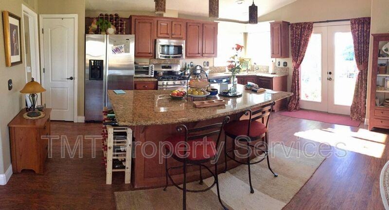 1877 Templeton Rd - Photo 3 of 7