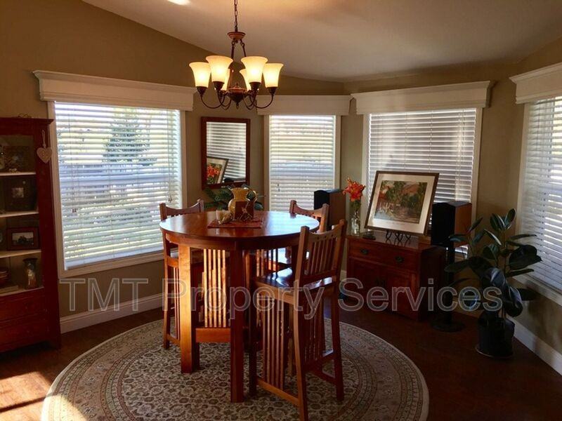 1875 Templeton Rd - Photo 4 of 7