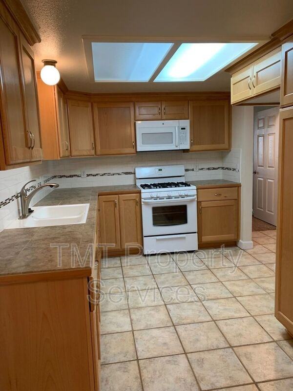 7464 Santa Ysabel Ave #C - Photo 5 of 12