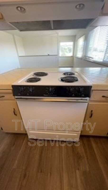 2170 Seaview Ave #A - Photo 4 of 6