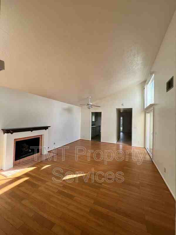 13 Villa Ct - Photo 3 of 8