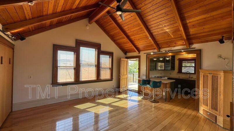 579 Buchon Street - Photo 4 of 12