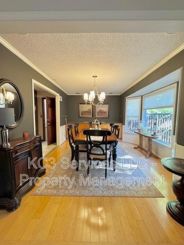 615 E 101st Ter - Photo 6 of 50