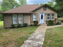 featured image of 3115 Parkwood Road