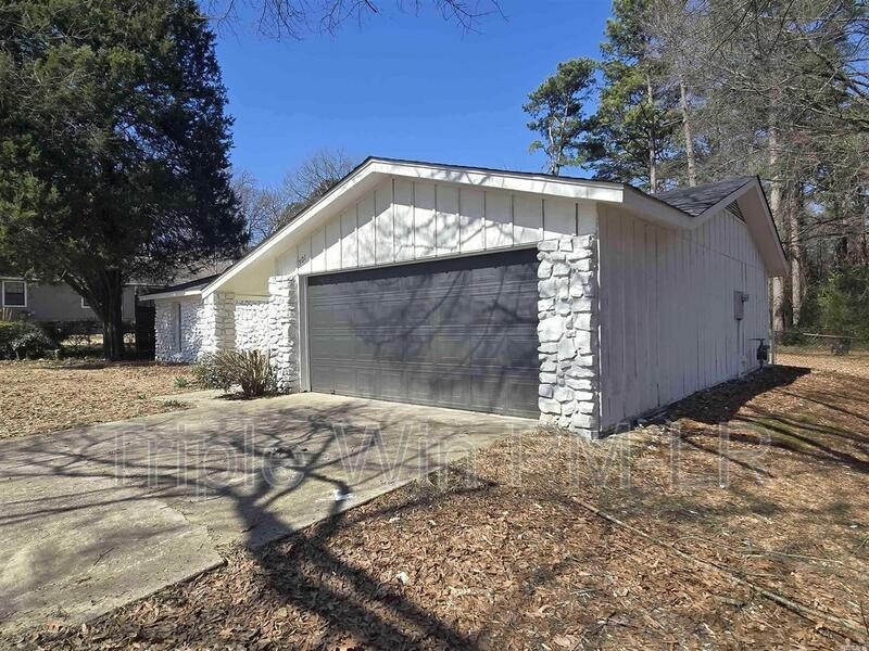 501 Bristol Dr - Photo 2 of 20