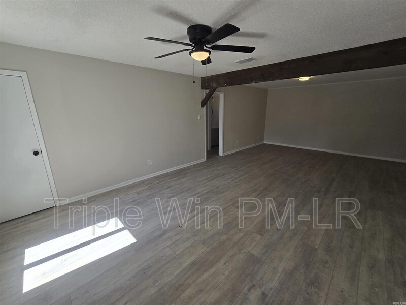 501 Bristol Dr - Photo 6 of 20