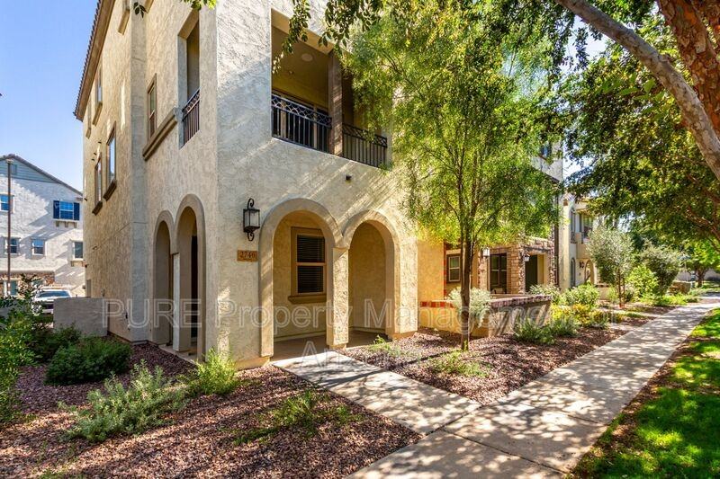 2746 S Harmony Ave - Photo 3 of 32