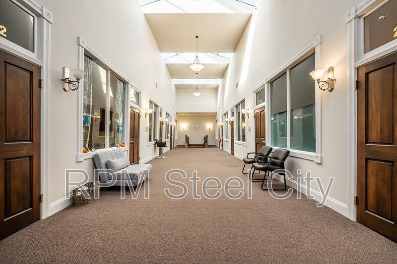 226 S Union Ave - Photo 3 of 5