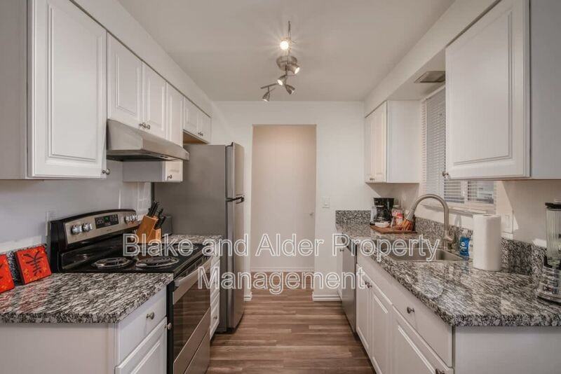 5934 Sw 30th Ave - Photo 4 of 13