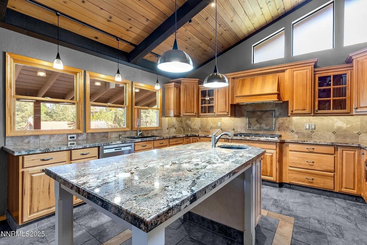 3875 Gibraltar Dr - Photo 2 of 35