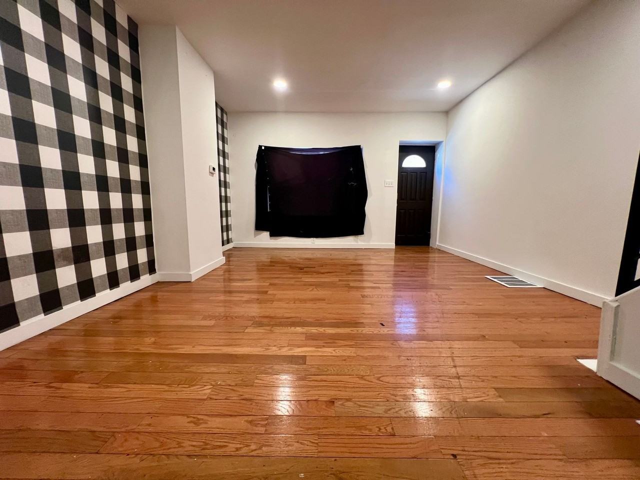 1543 South Lecount Street - Photo 3 of 18