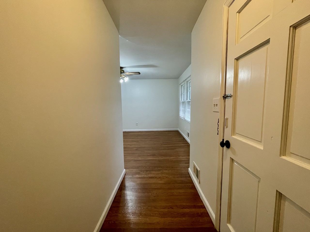 6328 Oakview Ln - Photo 4 of 45