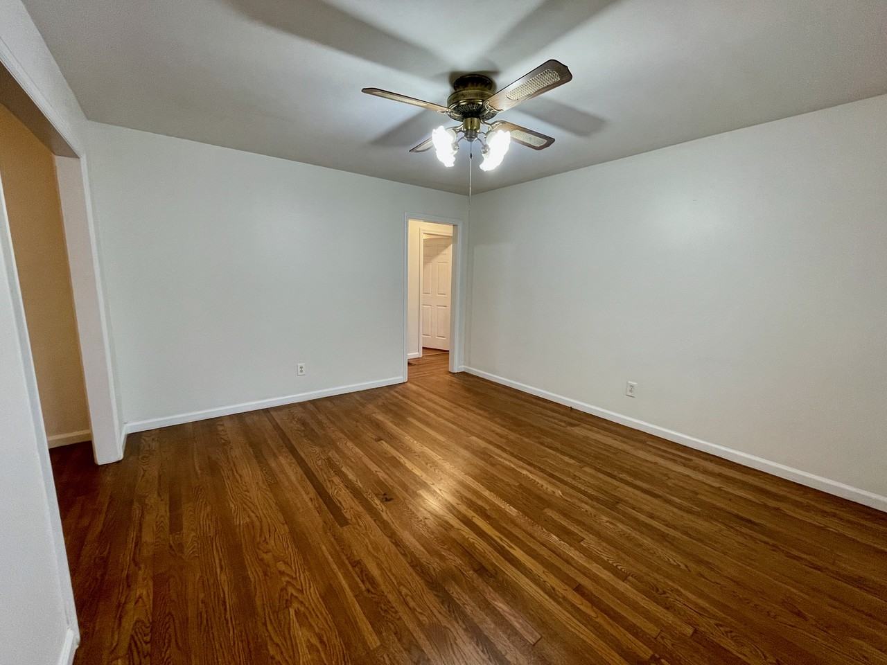 6328 Oakview Ln - Photo 5 of 45