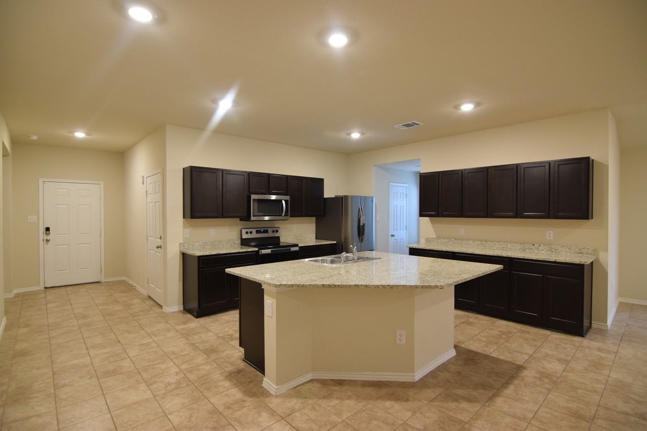 9619 Falme Ln - Photo 4 of 42