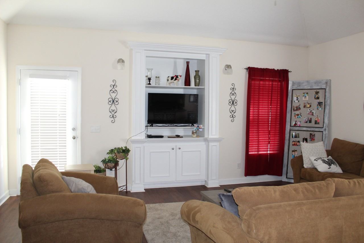 403 Abaco Cir - Photo 2 of 6