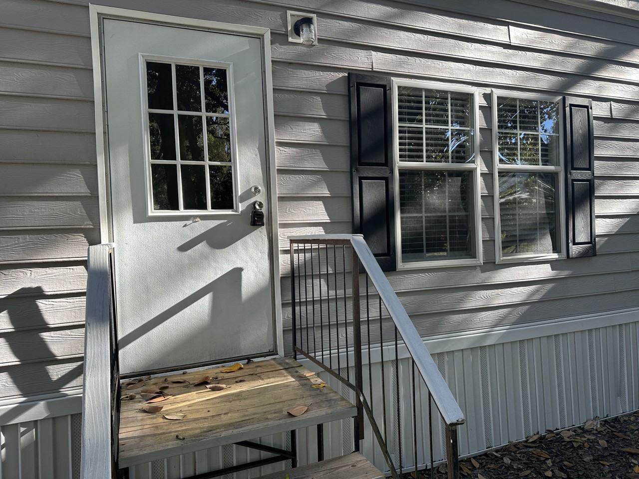 832 Cross St - Photo 3 of 22