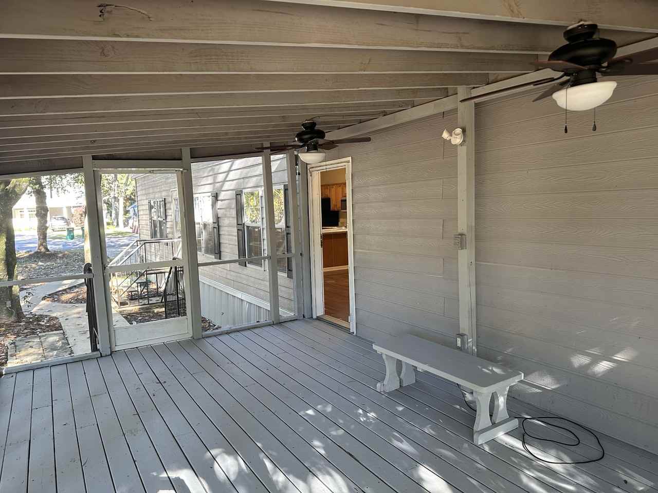 832 Cross St - Photo 5 of 22